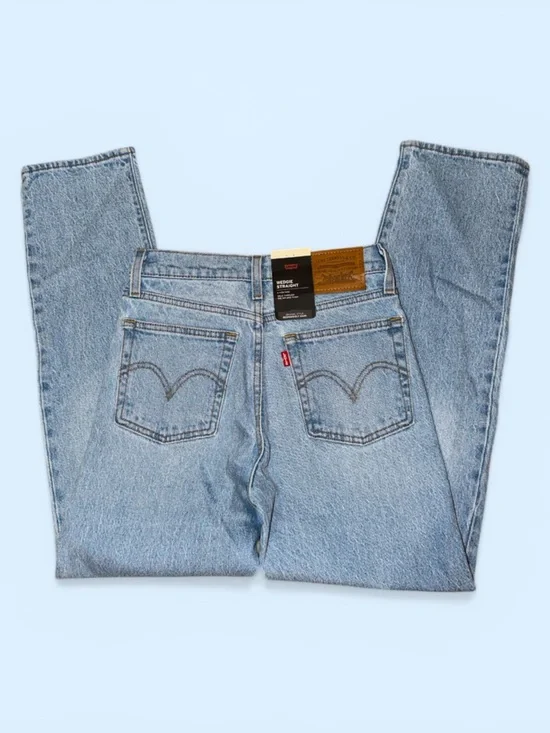 NWT Levi's Wedgie Straight Leg Jeans 24 x 28 - Picture 2 of 5